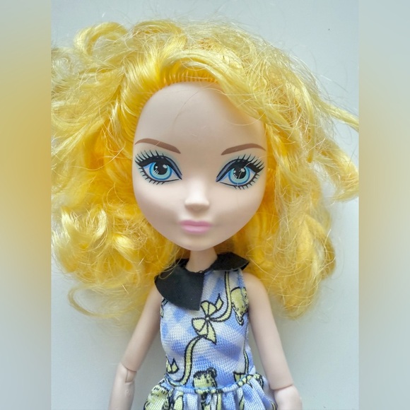 Ever After High Blondie Lockes Doll - Picture 2 of 4